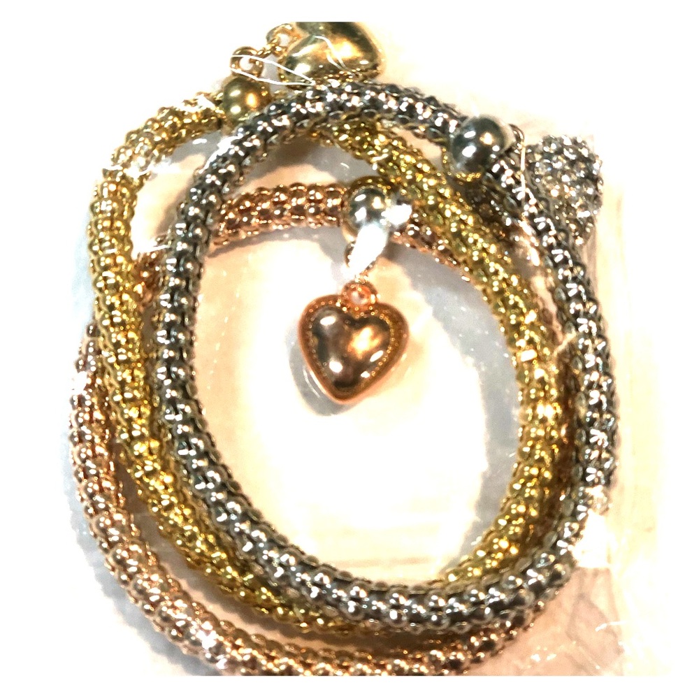 Pack of three brackets